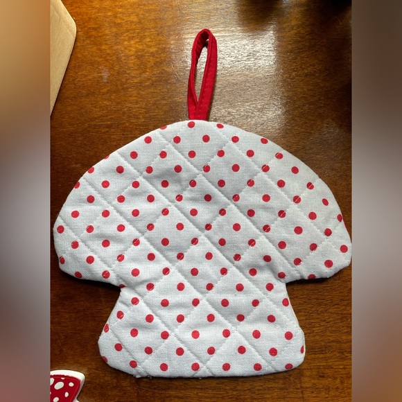 3 Piece Mushroom Decor Beaded Garland, Pot Holder and Wood Stand - Picture 5 of 12